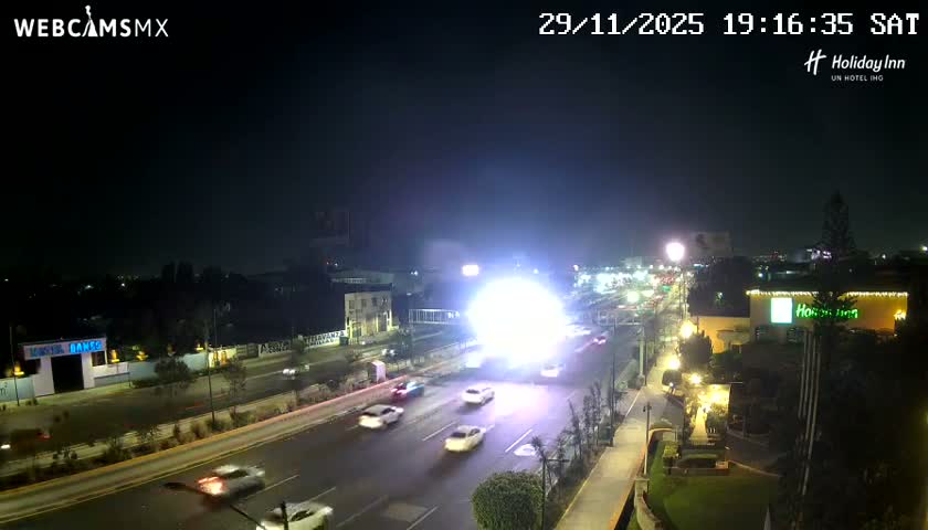 Santiago de Querétaro, Avenida 5 Febrero Avenue Live Cam - Santiago de Queretaro, Queretaro, Mexico