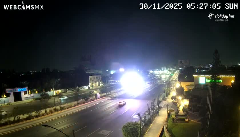 Santiago de Querétaro, Avenida 5 Febrero Avenue Live Cam - Santiago de Queretaro, Queretaro, Mexico