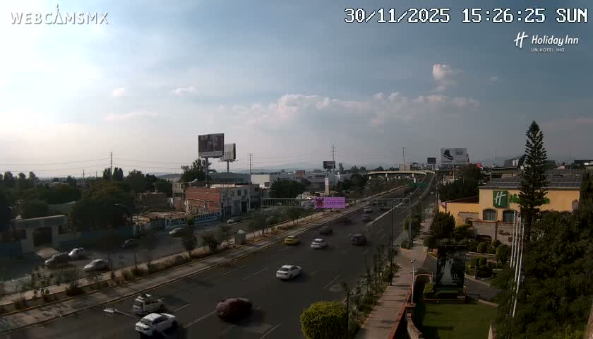 Santiago de Querétaro, Avenida 5 Febrero Avenue Live Cam - Santiago de Queretaro, Queretaro, Mexico