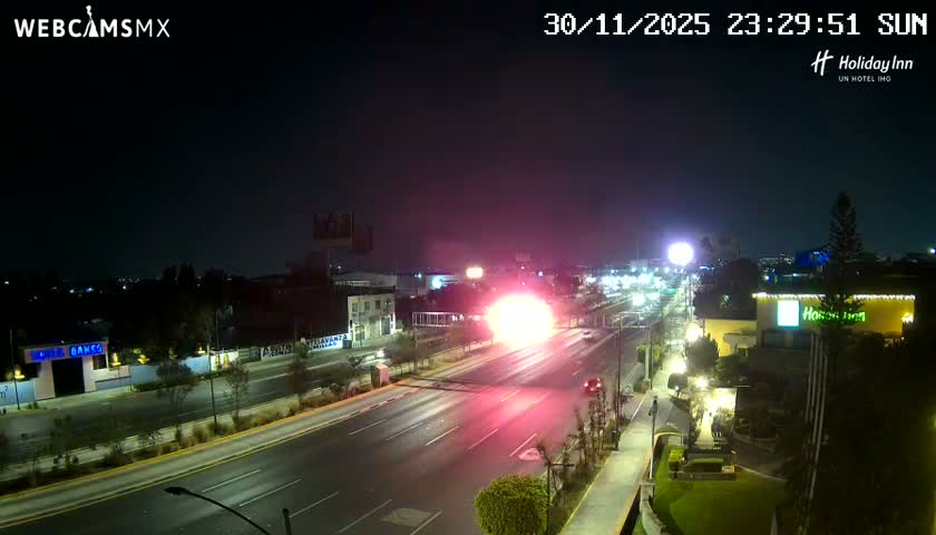 Santiago de Querétaro, Avenida 5 Febrero Avenue Live Cam - Santiago de Queretaro, Queretaro, Mexico