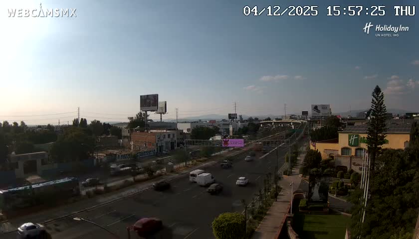 Santiago de Querétaro, Avenida 5 Febrero Avenue Live Cam - Santiago de Queretaro, Queretaro, Mexico