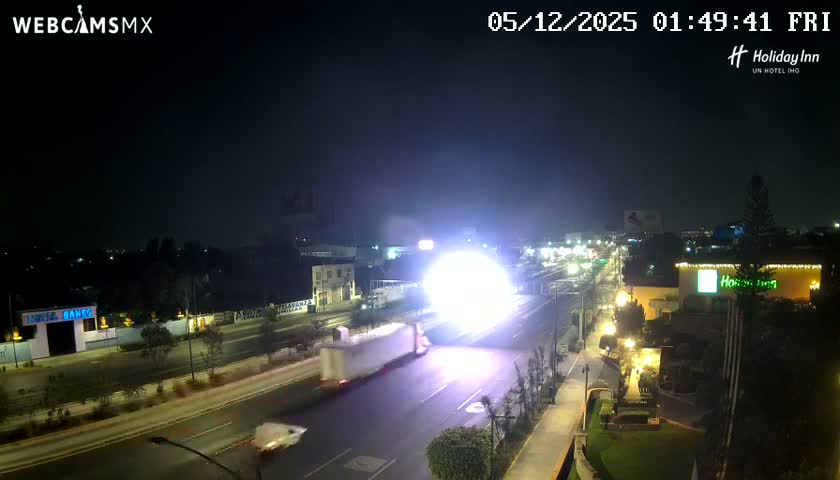 Santiago de Querétaro, Avenida 5 Febrero Avenue Live Cam - Santiago de Queretaro, Queretaro, Mexico