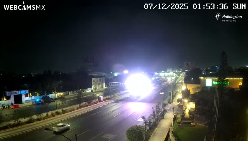 Santiago de Querétaro, Avenida 5 Febrero Avenue Live Cam - Santiago de Queretaro, Queretaro, Mexico