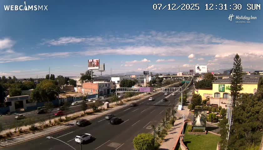 Santiago de Querétaro, Avenida 5 Febrero Avenue Live Cam - Santiago de Queretaro, Queretaro, Mexico
