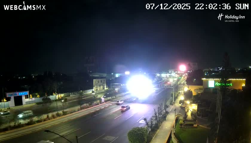 Santiago de Querétaro, Avenida 5 Febrero Avenue Live Cam - Santiago de Queretaro, Queretaro, Mexico