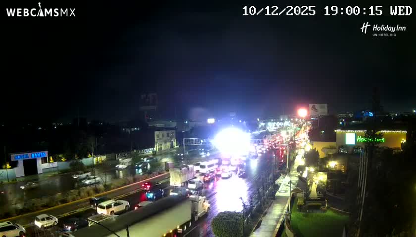 Santiago de Querétaro, Avenida 5 Febrero Avenue Live Cam - Santiago de Queretaro, Queretaro, Mexico