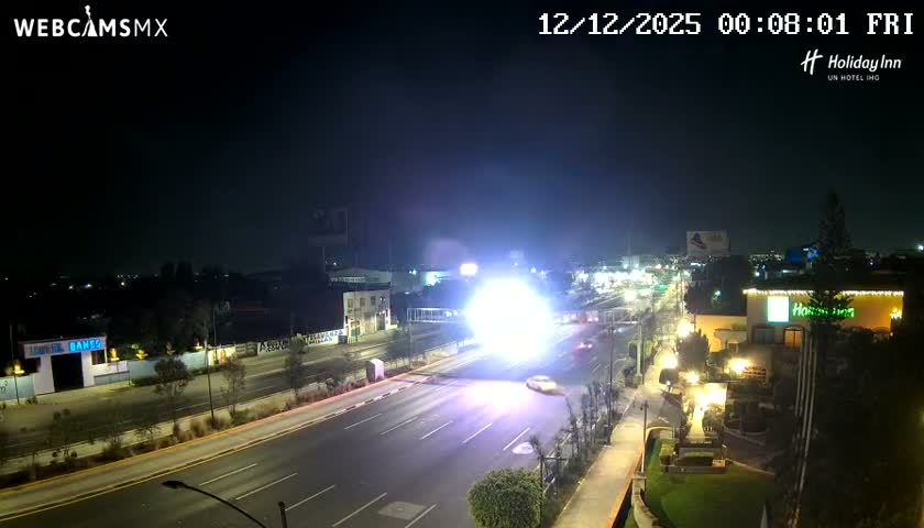 Santiago de Querétaro, Avenida 5 Febrero Avenue Live Cam - Santiago de Queretaro, Queretaro, Mexico