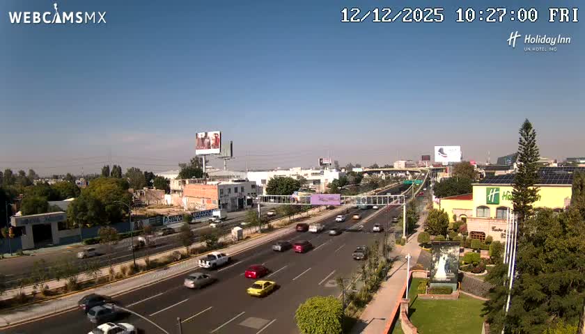 Santiago de Querétaro, Avenida 5 Febrero Avenue Live Cam - Santiago de Queretaro, Queretaro, Mexico