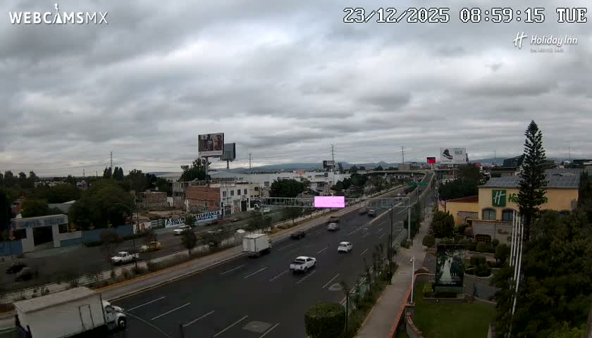 Santiago de Querétaro, Avenida 5 Febrero Avenue Live Cam - Santiago de Queretaro, Queretaro, Mexico