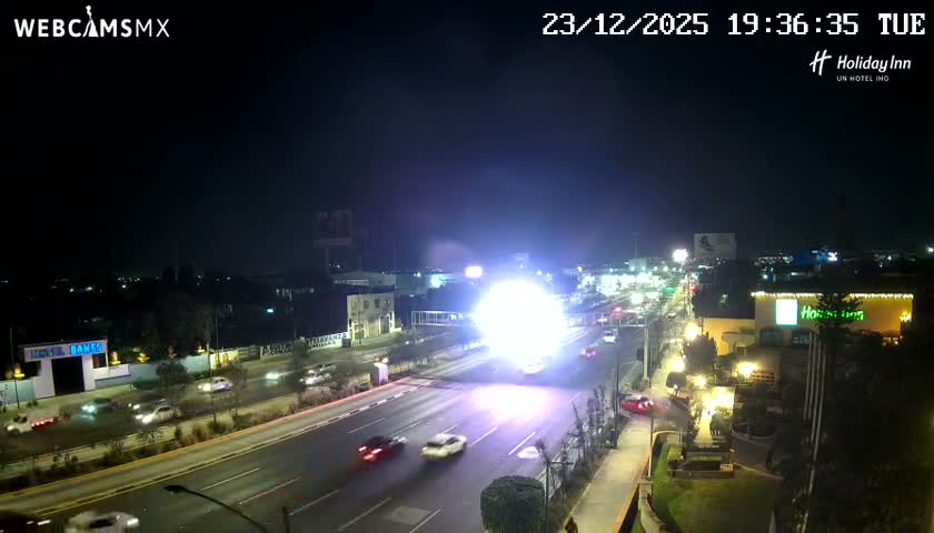 Santiago de Querétaro, Avenida 5 Febrero Avenue Live Cam - Santiago de Queretaro, Queretaro, Mexico