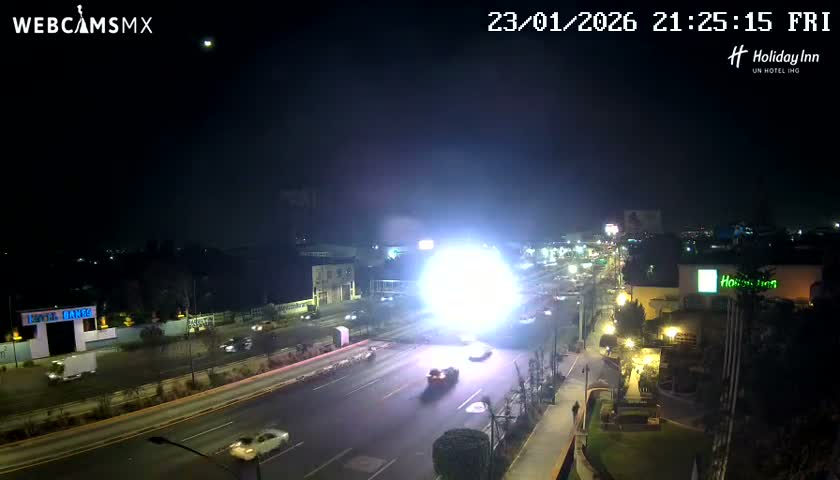 Santiago de Querétaro, Avenida 5 Febrero Avenue Live Cam - Santiago de Queretaro, Queretaro, Mexico