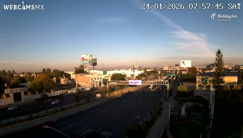 Santiago de Querétaro, Avenida 5 Febrero Avenue Live Cam - Santiago de Queretaro, Queretaro, Mexico