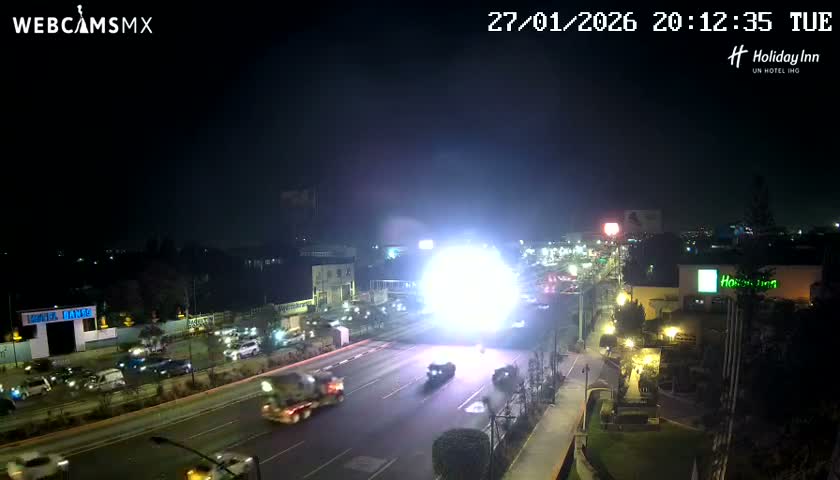 Santiago de Querétaro, Avenida 5 Febrero Avenue Live Cam - Santiago de Queretaro, Queretaro, Mexico