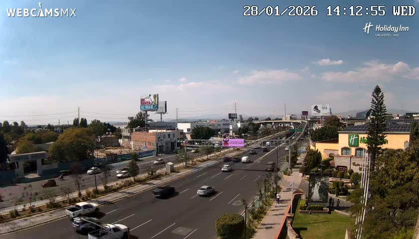 Santiago de Querétaro, Avenida 5 Febrero Avenue Live Cam - Santiago de Queretaro, Queretaro, Mexico