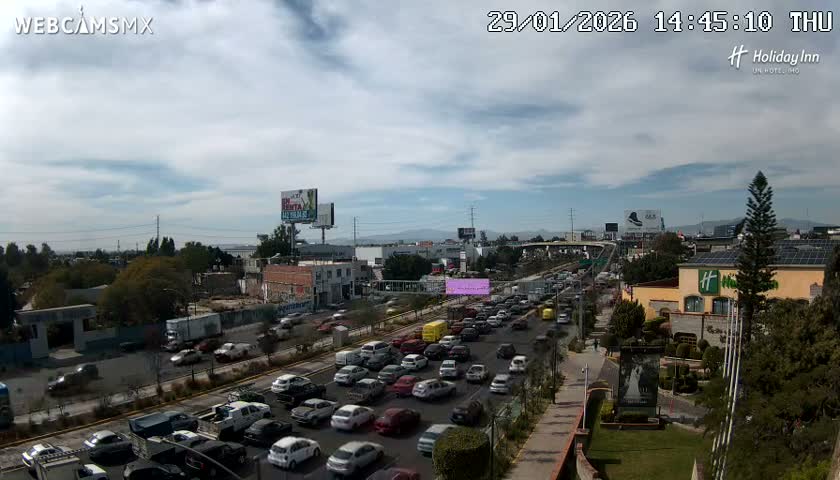 Santiago de Querétaro, Avenida 5 Febrero Avenue Live Cam - Santiago de Queretaro, Queretaro, Mexico