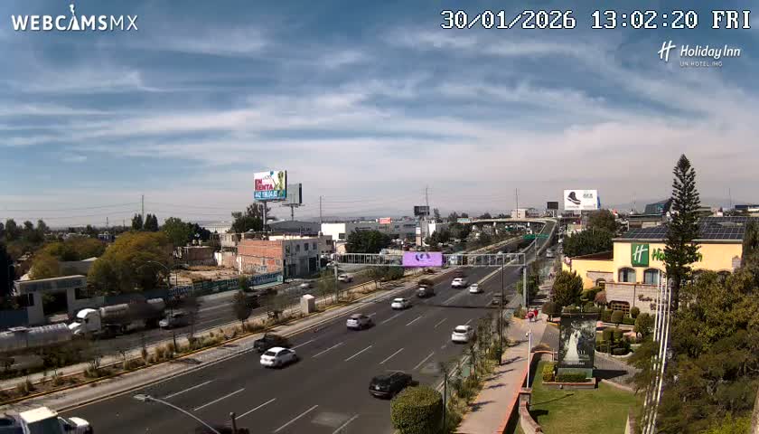 Santiago de Querétaro, Avenida 5 Febrero Avenue Live Cam - Santiago de Queretaro, Queretaro, Mexico