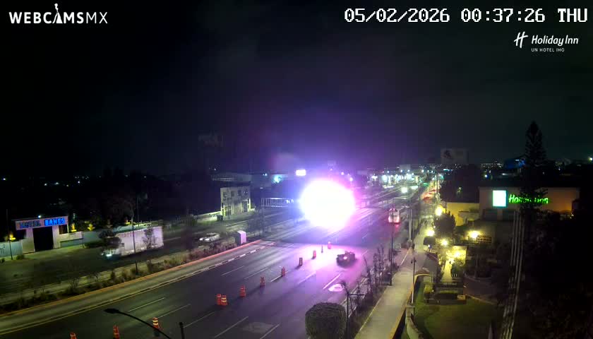 Santiago de Querétaro, Avenida 5 Febrero Avenue Live Cam - Santiago de Queretaro, Queretaro, Mexico