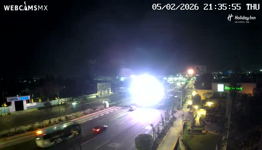 Santiago de Querétaro, Avenida 5 Febrero Avenue Live Cam - Santiago de Queretaro, Queretaro, Mexico