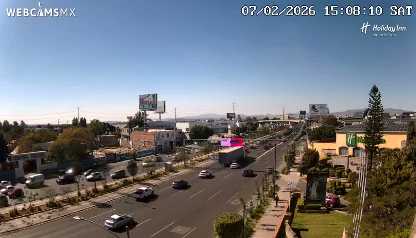 Santiago de Querétaro, Avenida 5 Febrero Avenue Live Cam - Santiago de Queretaro, Queretaro, Mexico