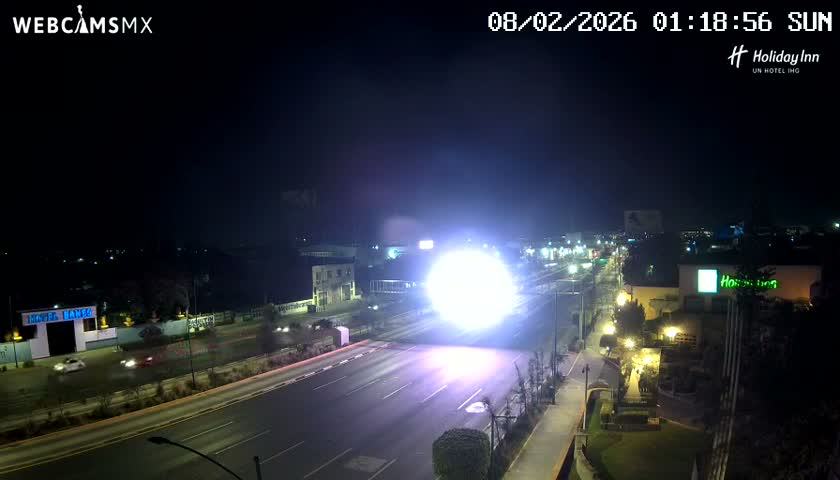 Santiago de Querétaro, Avenida 5 Febrero Avenue Live Cam - Santiago de Queretaro, Queretaro, Mexico