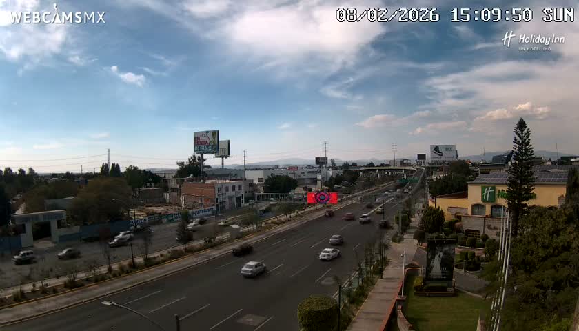 Santiago de Querétaro, Avenida 5 Febrero Avenue Live Cam - Santiago de Queretaro, Queretaro, Mexico