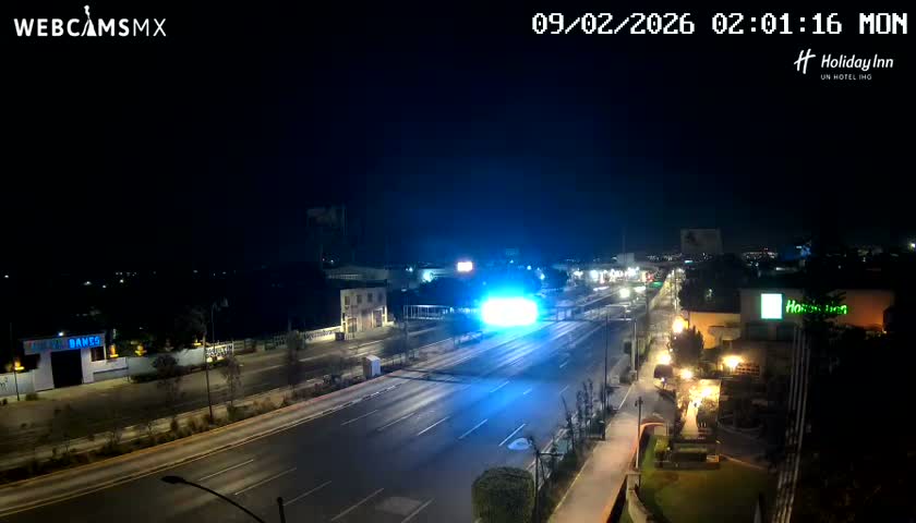 Santiago de Querétaro, Avenida 5 Febrero Avenue Live Cam - Santiago de Queretaro, Queretaro, Mexico