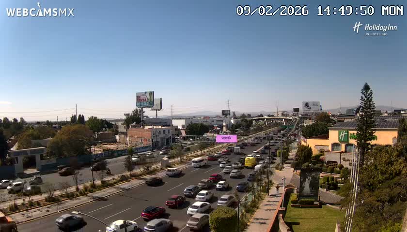 Santiago de Querétaro, Avenida 5 Febrero Avenue Live Cam - Santiago de Queretaro, Queretaro, Mexico