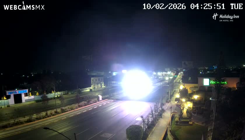 Santiago de Querétaro, Avenida 5 Febrero Avenue Live Cam - Santiago de Queretaro, Queretaro, Mexico