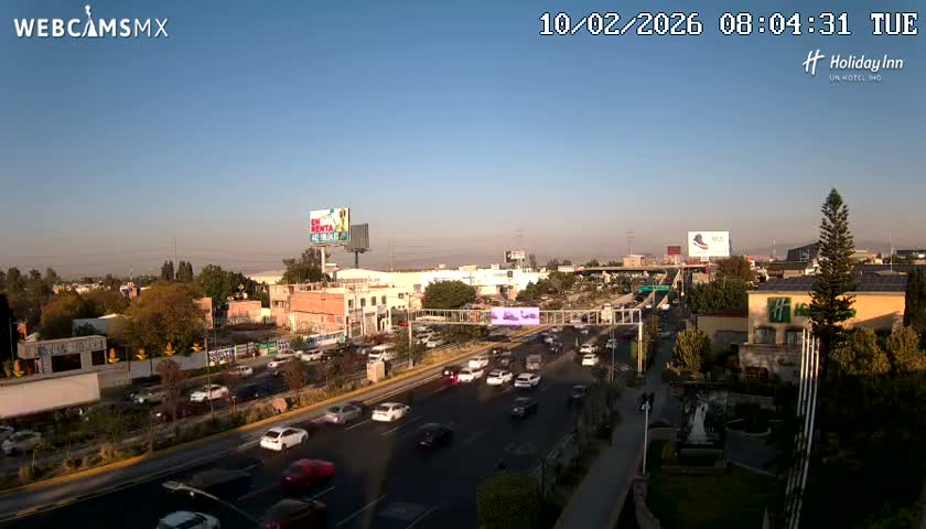 Santiago de Querétaro, Avenida 5 Febrero Avenue Live Cam - Santiago de Queretaro, Queretaro, Mexico