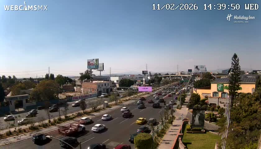 Santiago de Querétaro, Avenida 5 Febrero Avenue Live Cam - Santiago de Queretaro, Queretaro, Mexico