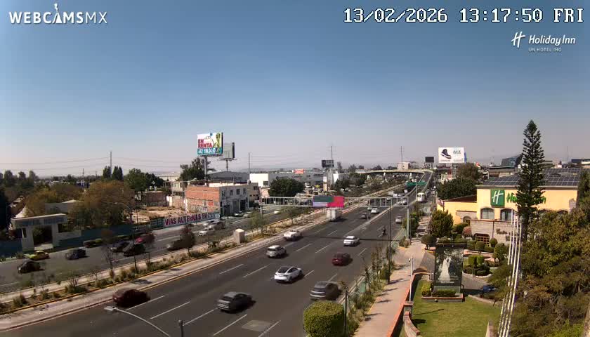 Santiago de Querétaro, Avenida 5 Febrero Avenue Live Cam - Santiago de Queretaro, Queretaro, Mexico