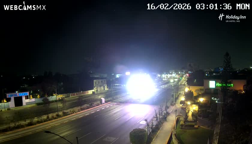 Santiago de Querétaro, Avenida 5 Febrero Avenue Live Cam - Santiago de Queretaro, Queretaro, Mexico