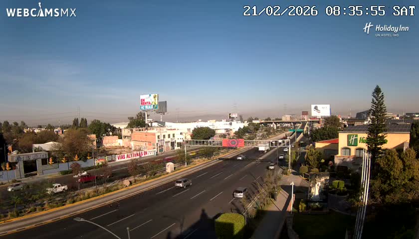 Santiago de Querétaro, Avenida 5 Febrero Avenue Live Cam - Santiago de Queretaro, Queretaro, Mexico
