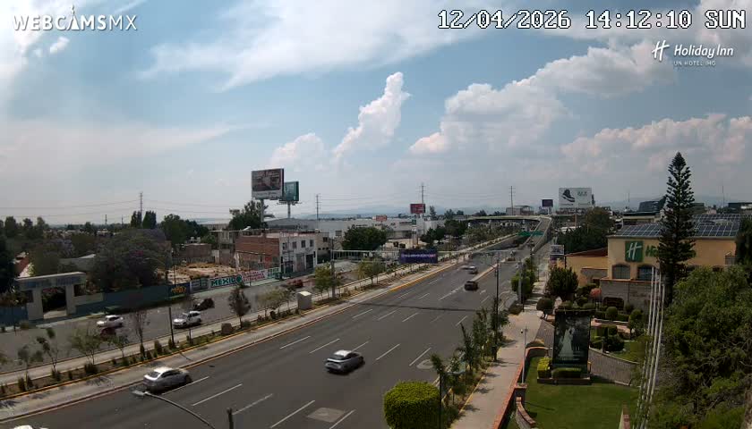 Santiago de Querétaro, Avenida 5 Febrero Avenue Live Cam - Santiago de Queretaro, Queretaro, Mexico
