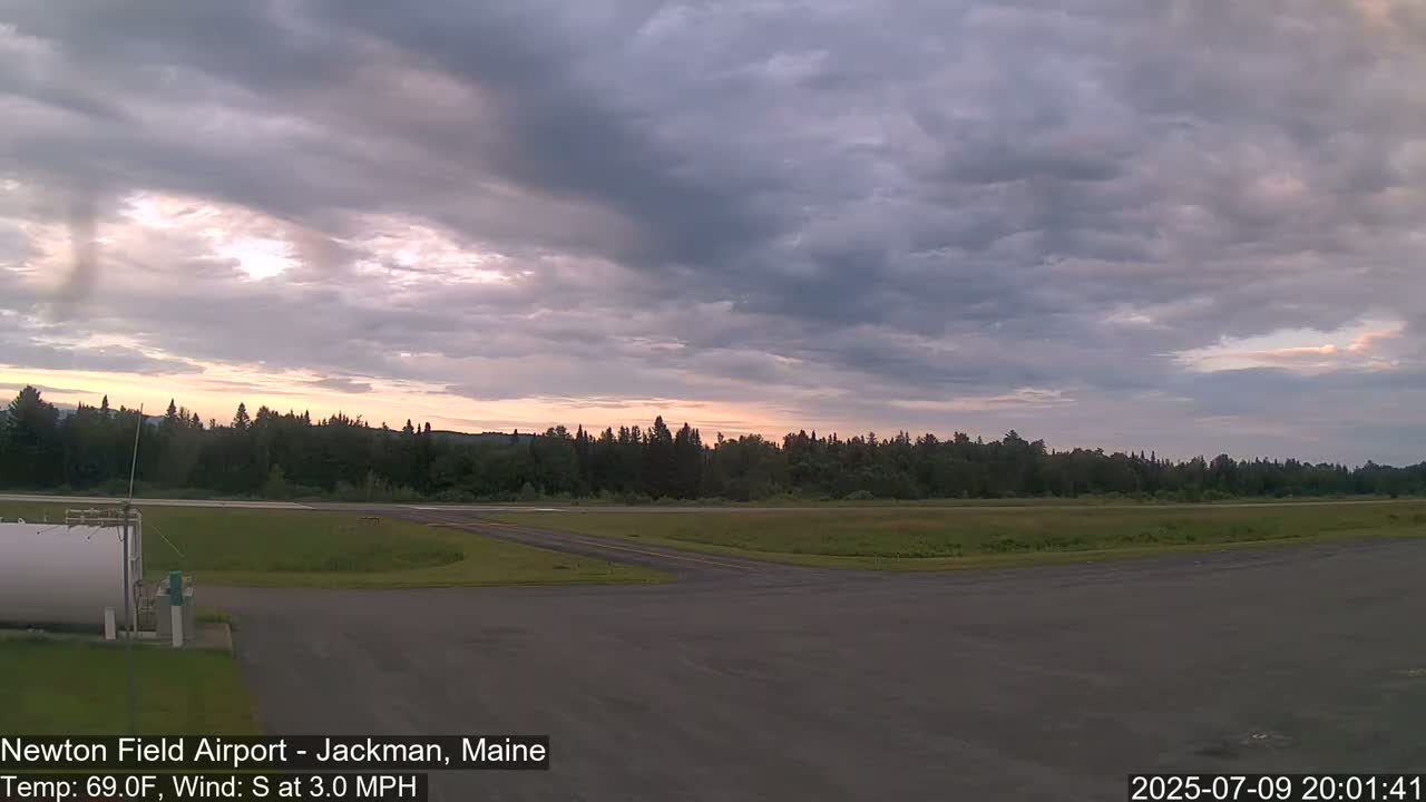 Newton Field Airport Live Cam - Jackman, Maine, USA Airport