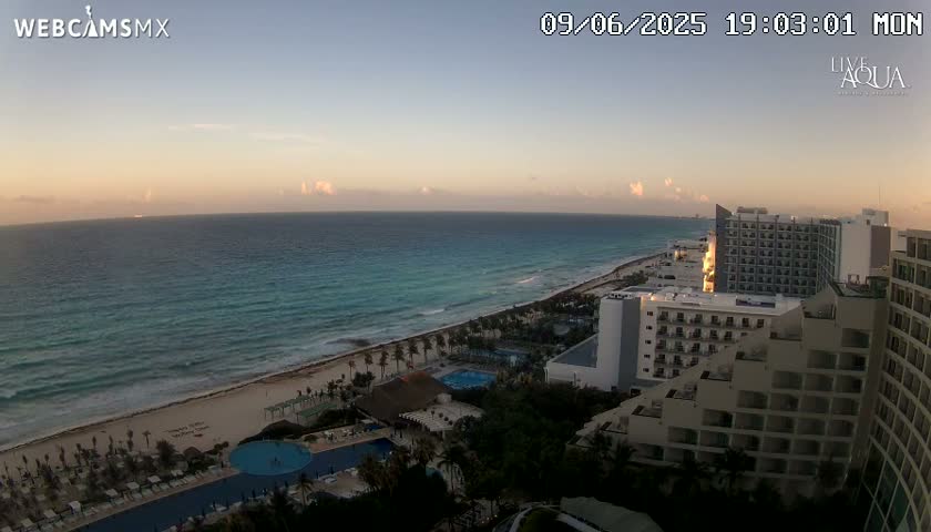 (Cancun) Cancún Playa Marlin Beach & Hotel Pools Live Cam - Benito Juarez, Quintana Roo, Mexico