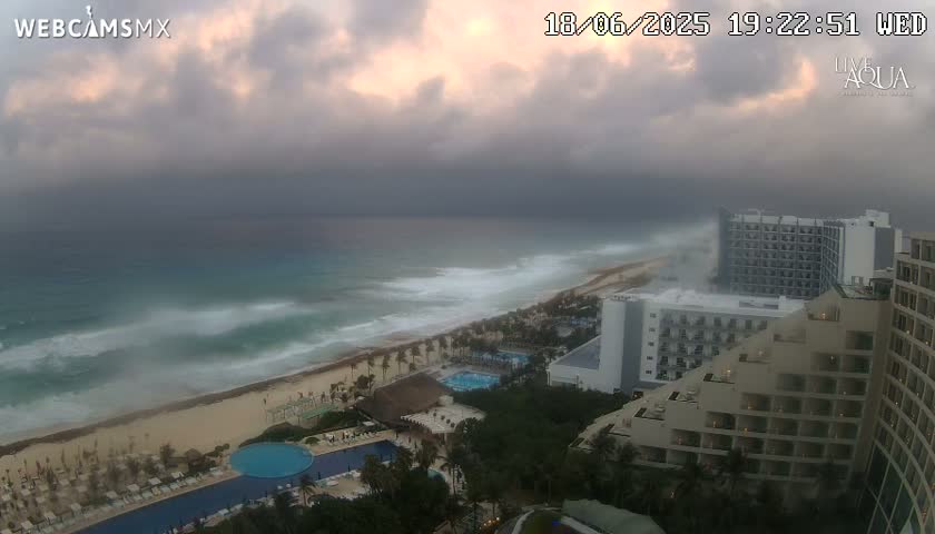 (Cancun) Cancún Playa Marlin Beach & Hotel Pools Live Cam - Benito Juarez, Quintana Roo, Mexico
