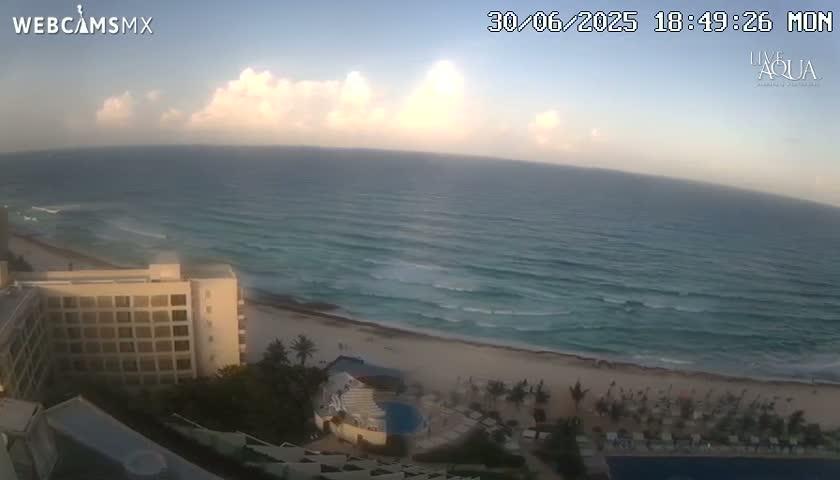 (Cancun) Cancún Playa Marlin Beach & Hotel Pools Live Cam - Benito Juarez, Quintana Roo, Mexico