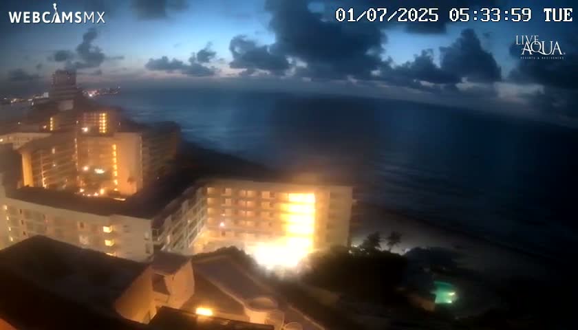 (Cancun) Cancún Playa Marlin Beach & Hotel Pools Live Cam - Benito Juarez, Quintana Roo, Mexico