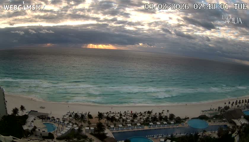 (Cancun) Cancún Playa Marlin Beach & Hotel Pools Live Cam - Benito Juarez, Quintana Roo, Mexico