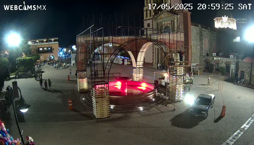 Tequisquiapan, Plaza Miguel Hidalgo & Parish St. Mary of the Assumption Live Cam - Tequisquiapan, Queretaro, Mexico