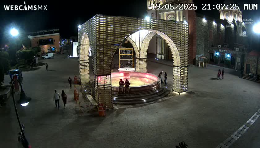 Tequisquiapan, Plaza Miguel Hidalgo & Parish St. Mary of the Assumption Live Cam - Tequisquiapan, Queretaro, Mexico