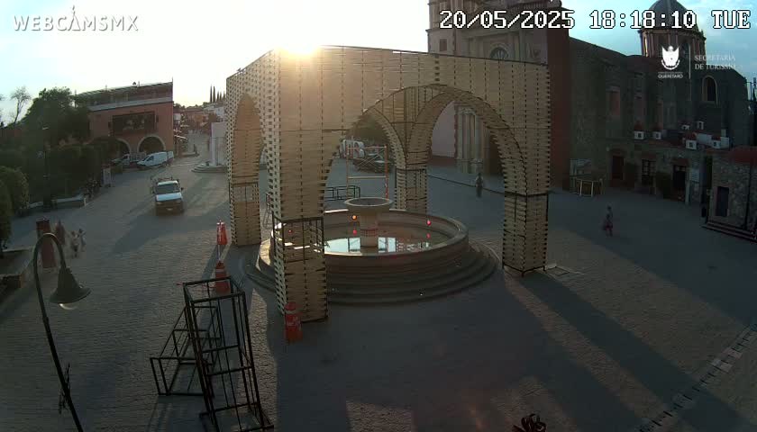Tequisquiapan, Plaza Miguel Hidalgo & Parish St. Mary of the Assumption Live Cam - Tequisquiapan, Queretaro, Mexico