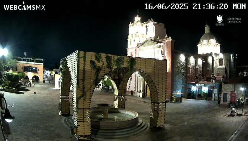 Tequisquiapan, Plaza Miguel Hidalgo & Parish St. Mary of the Assumption Live Cam - Tequisquiapan, Queretaro, Mexico