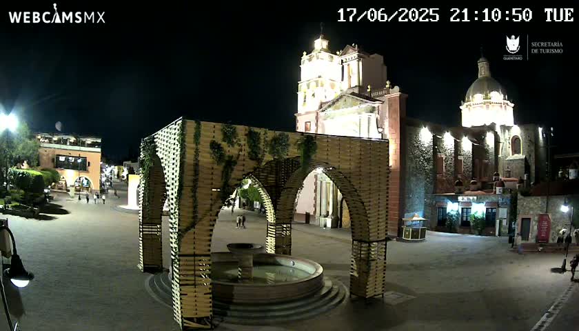 Tequisquiapan, Plaza Miguel Hidalgo & Parish St. Mary of the Assumption Live Cam - Tequisquiapan, Queretaro, Mexico