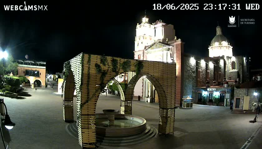Tequisquiapan, Plaza Miguel Hidalgo & Parish St. Mary of the Assumption Live Cam - Tequisquiapan, Queretaro, Mexico