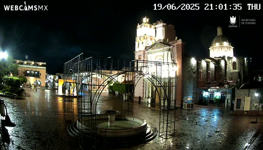 Tequisquiapan, Plaza Miguel Hidalgo & Parish St. Mary of the Assumption Live Cam - Tequisquiapan, Queretaro, Mexico