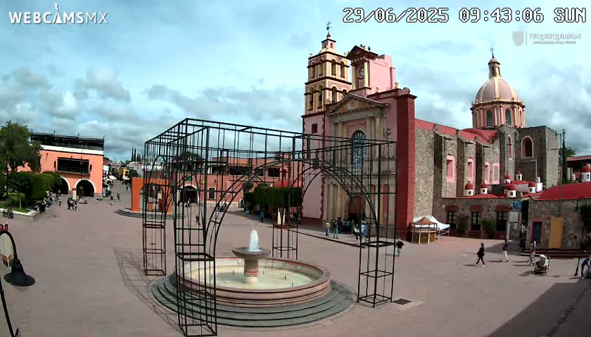 Tequisquiapan, Plaza Miguel Hidalgo & Parish St. Mary of the Assumption Live Cam - Tequisquiapan, Queretaro, Mexico