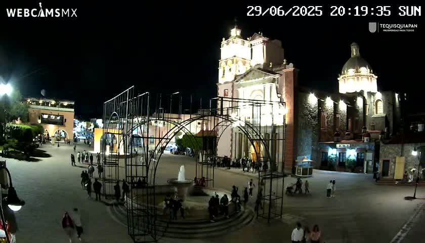 Tequisquiapan, Plaza Miguel Hidalgo & Parish St. Mary of the Assumption Live Cam - Tequisquiapan, Queretaro, Mexico