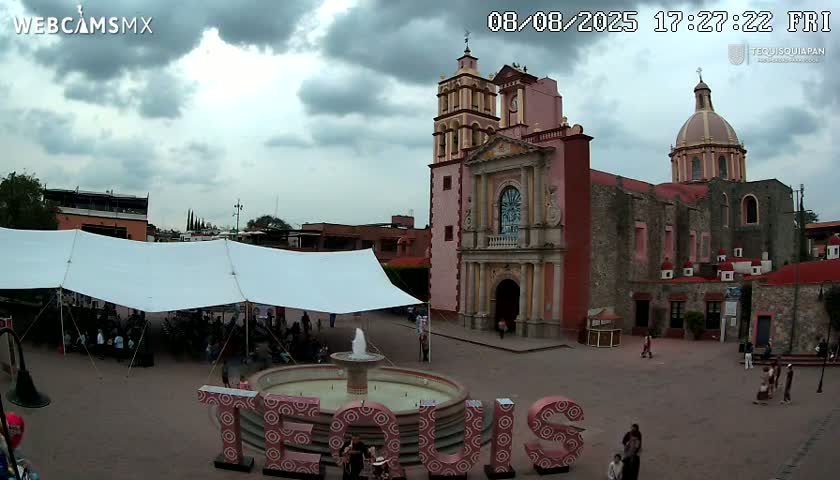 Tequisquiapan, Plaza Miguel Hidalgo & Parish St. Mary of the Assumption Live Cam - Tequisquiapan, Queretaro, Mexico
